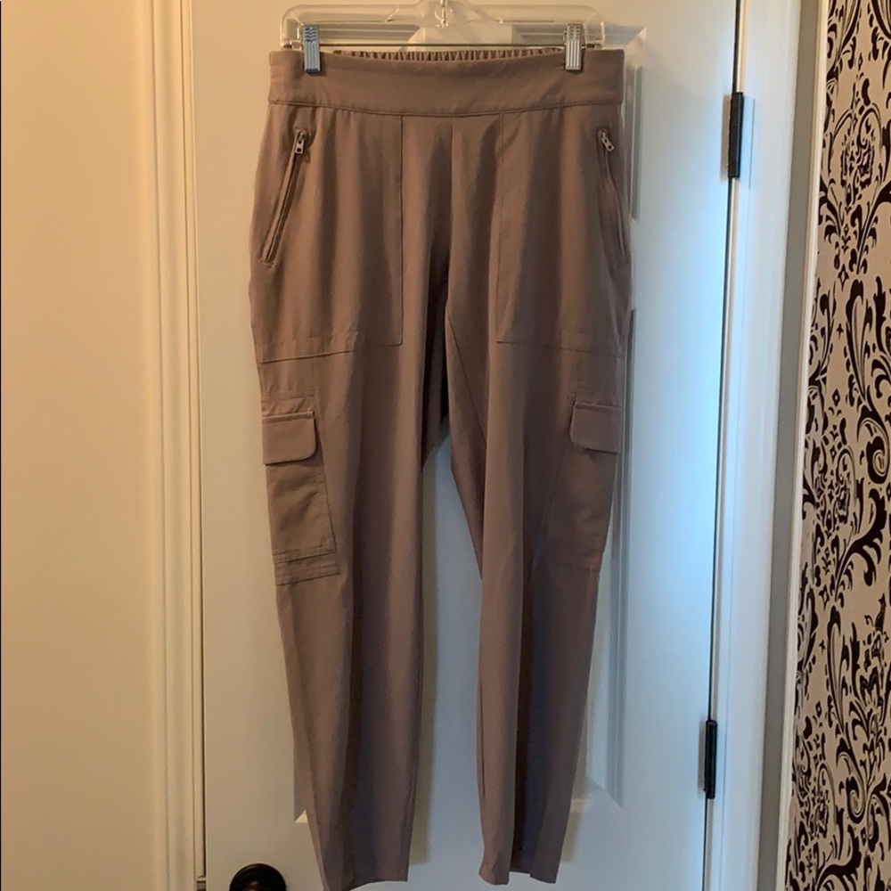 Athleta cargo cropped joggers